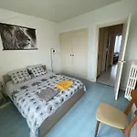 Appartement 2 chambres accès direct circuit et gare en tram en moins de 10mn